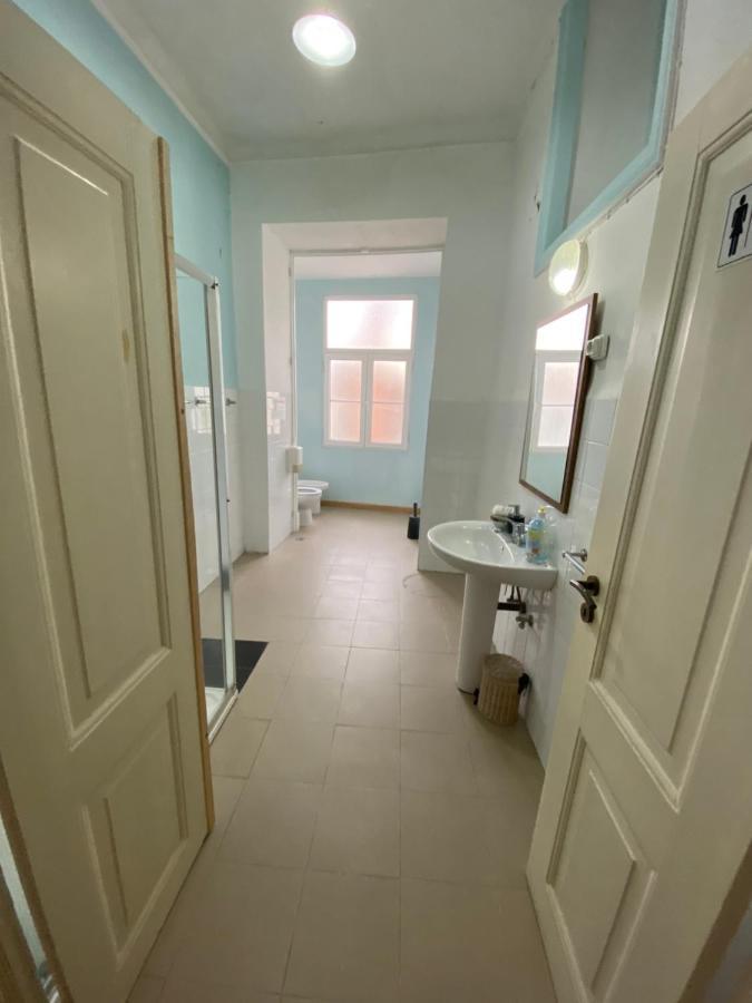Classic Chiado 1 - Central Guest House Room With Shared Bathroom Lisboa Εξωτερικό φωτογραφία